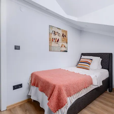 New Sisli - 1gbps Wifi - Ac - Elevator Apartment Istanbul